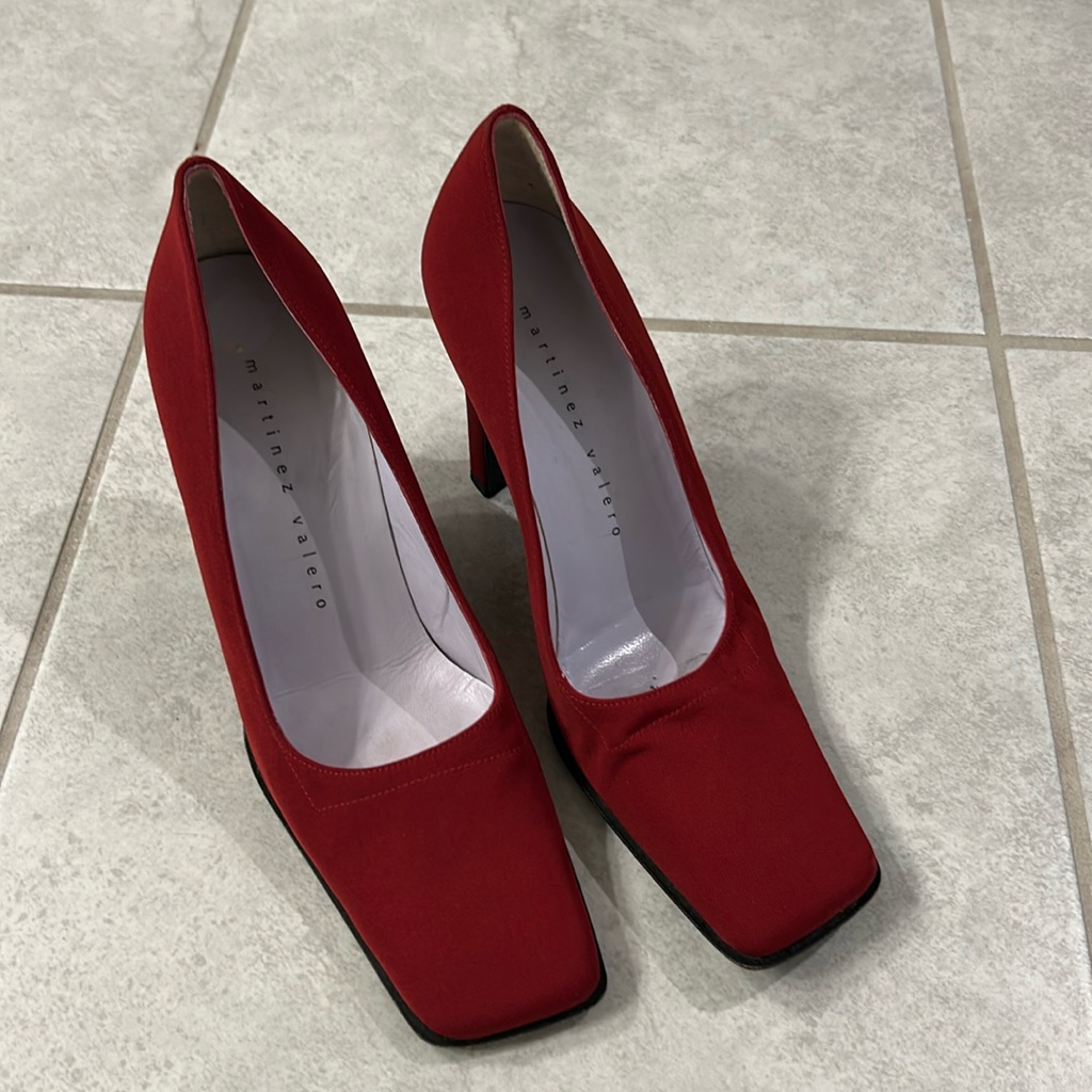 Martinez Valero Red Square Heels 7 1/2 Aa